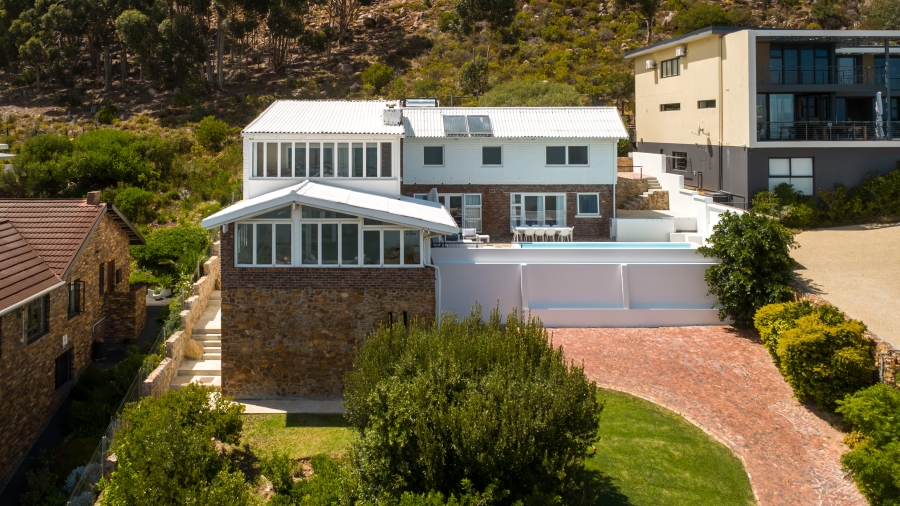 7 Bedroom Property for Sale in Mountainside Western Cape